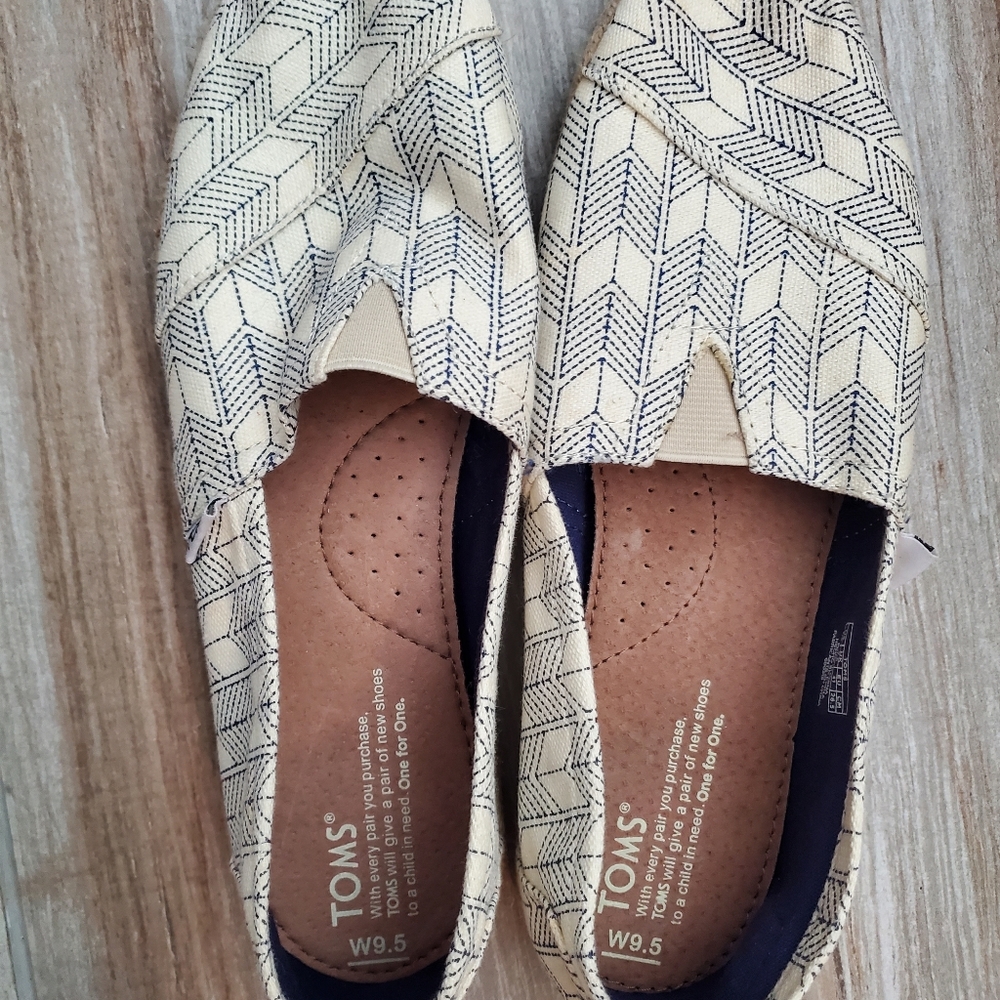 Toms
